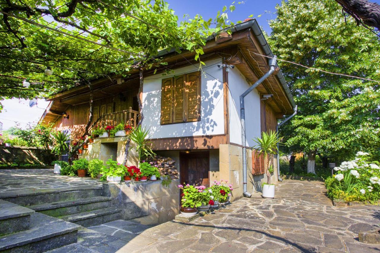 Vila Хаджикольовата Къща Medven Exteriér fotografie
